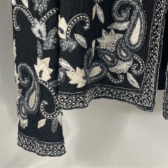Laurence Kazar Black and White Floral Blazer - Picture 3 of 16